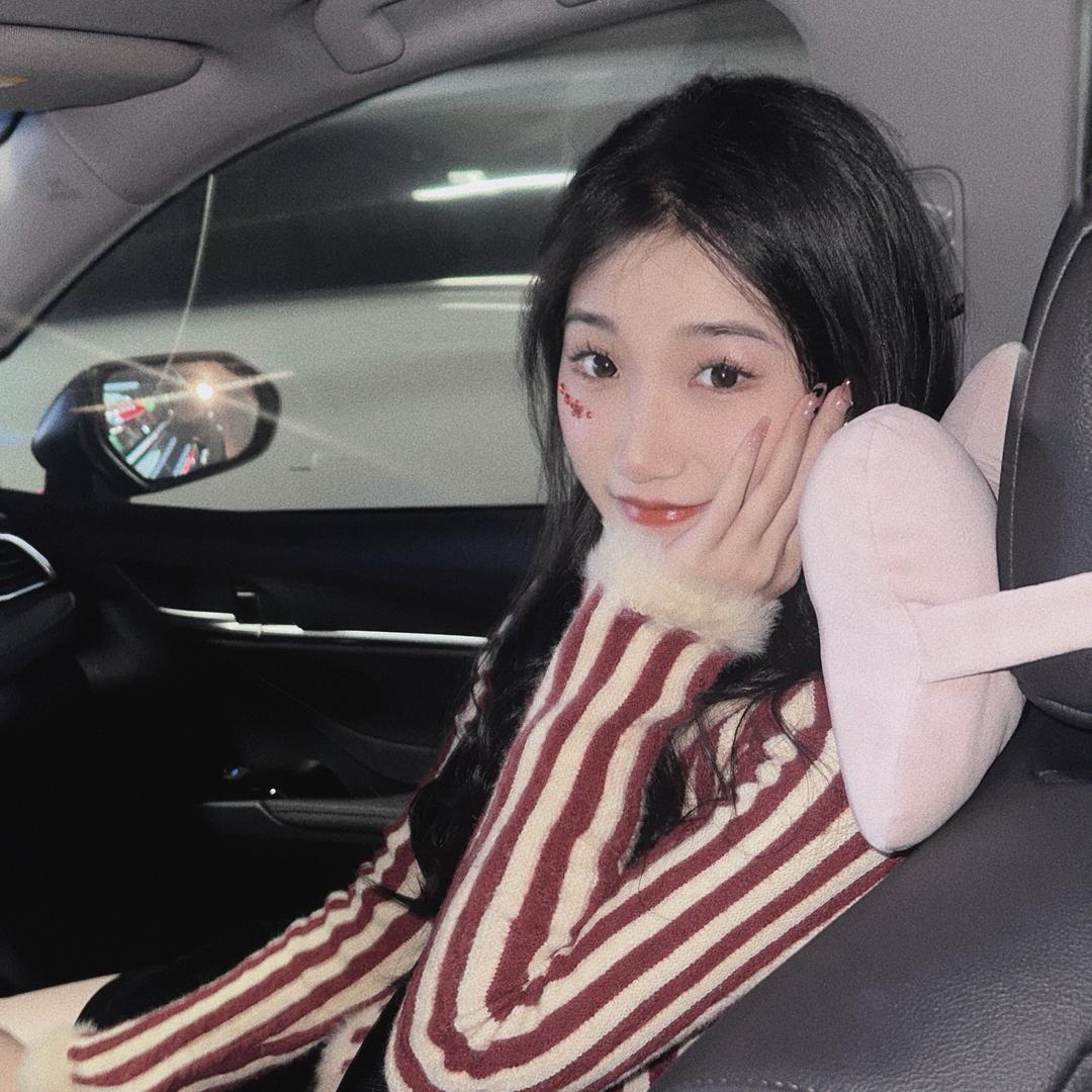 Lucy小露