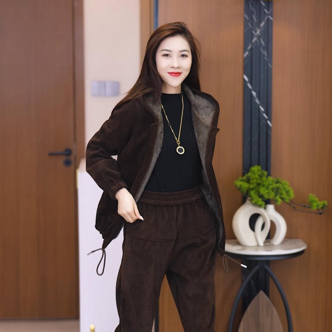 欣栢美女装穿搭