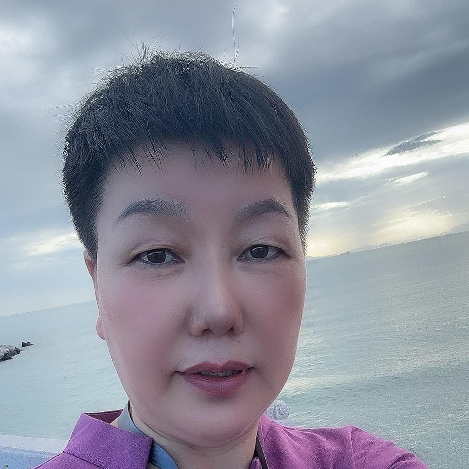 小英内衣生活馆掌柜（诸暨小百货老市场一楼