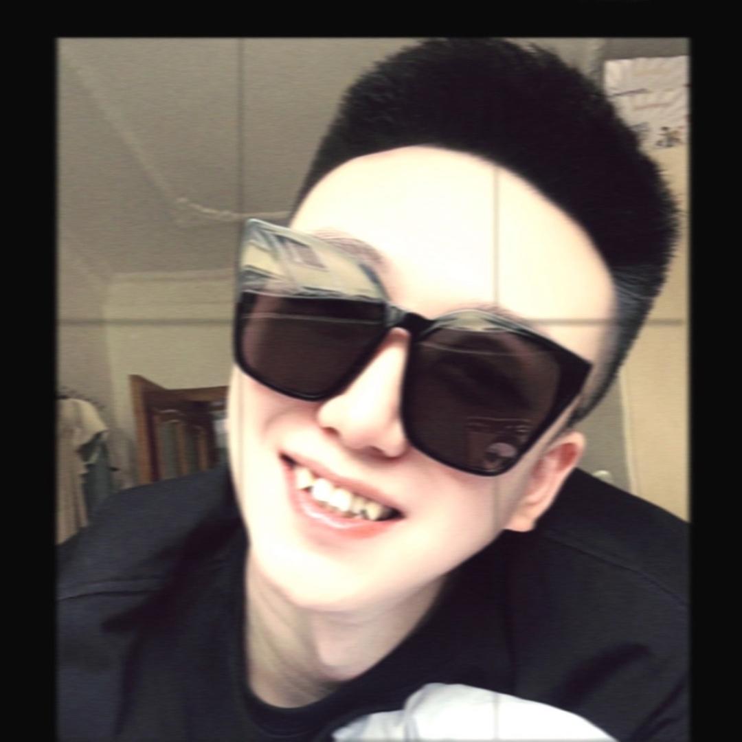 崔佳-（白羊♈️）