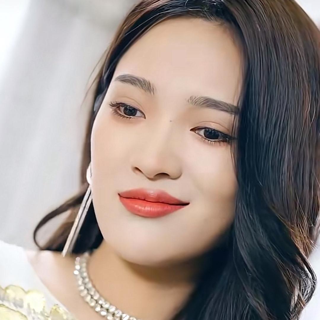 大眼睛的婆娘