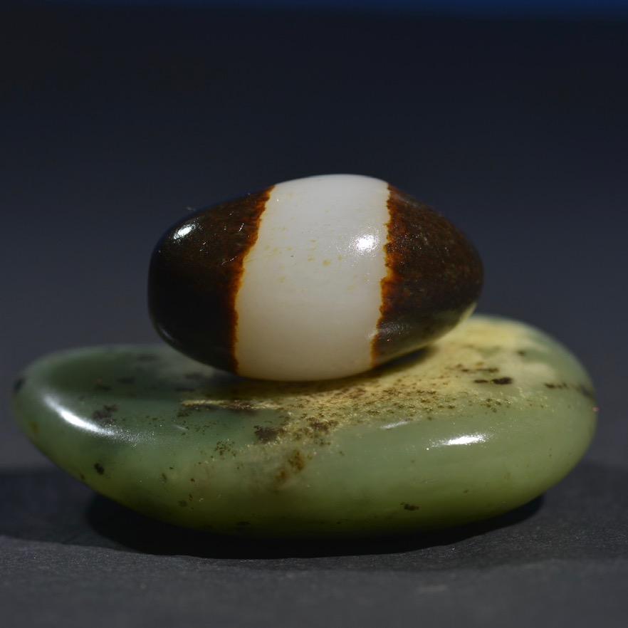 金灿灿和田玉