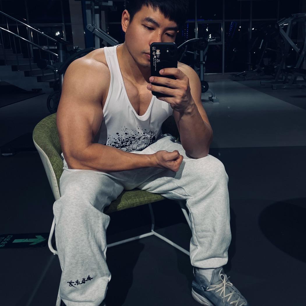 没肌肉的李同学🇨🇳