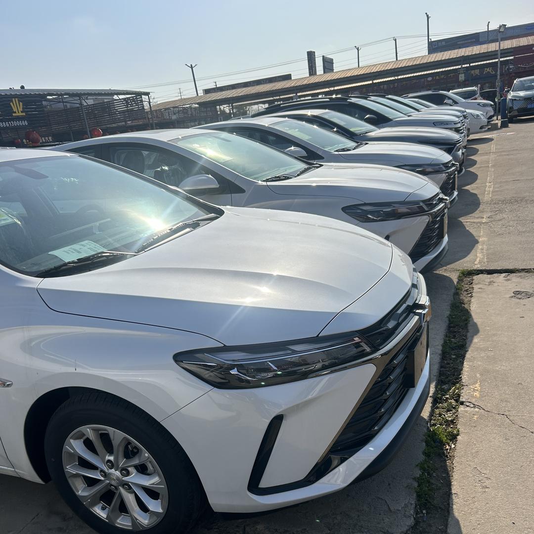 隆达特价新车