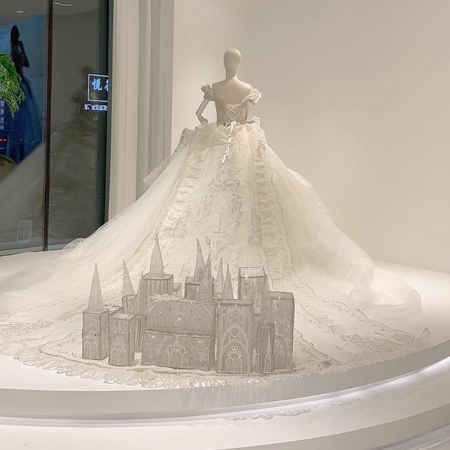 LY刘依婚纱艺术馆