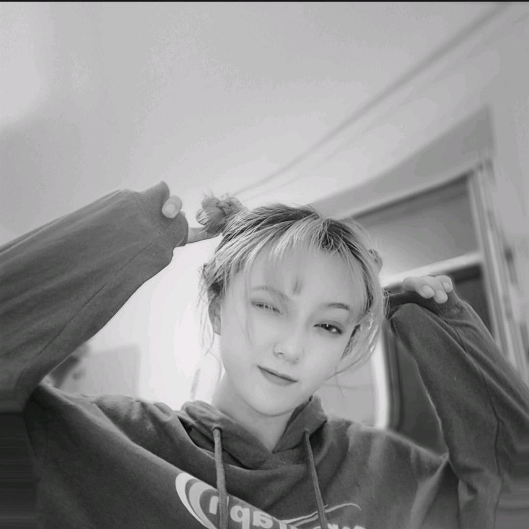 왕위잉 莹莹呐🍒