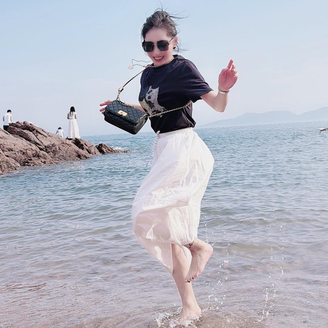 @浅浅一笑☀️