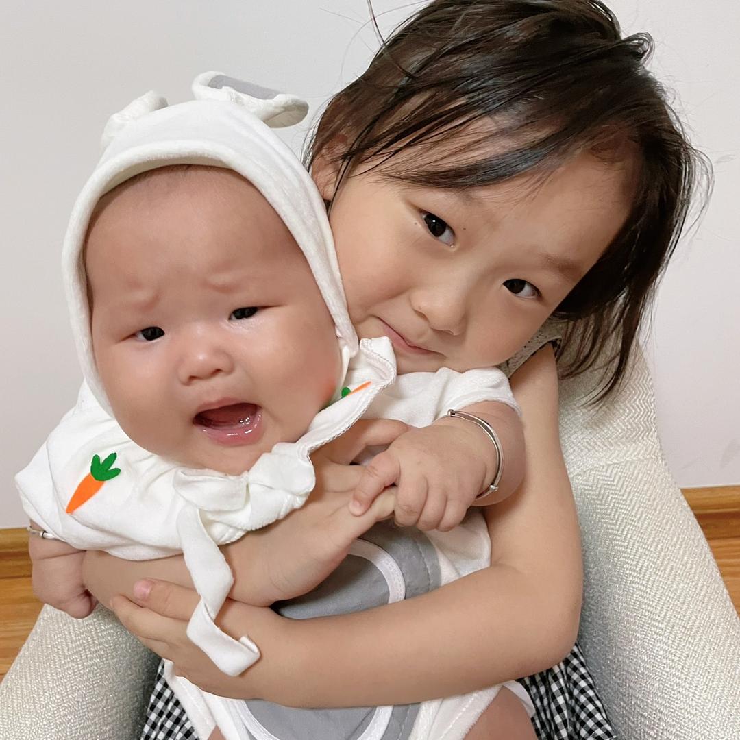 妍妍，卡卡滴妈妈👩