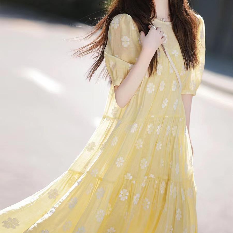 芯玥商贸 绣羽服饰