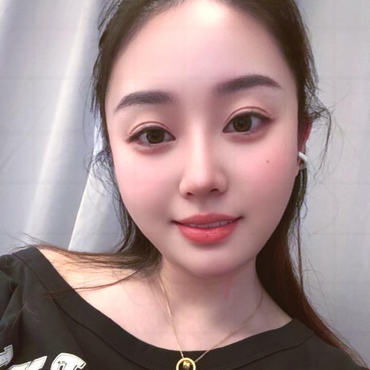 爱美食的豆妹开花