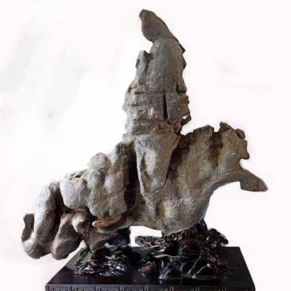 一人独钓一江水