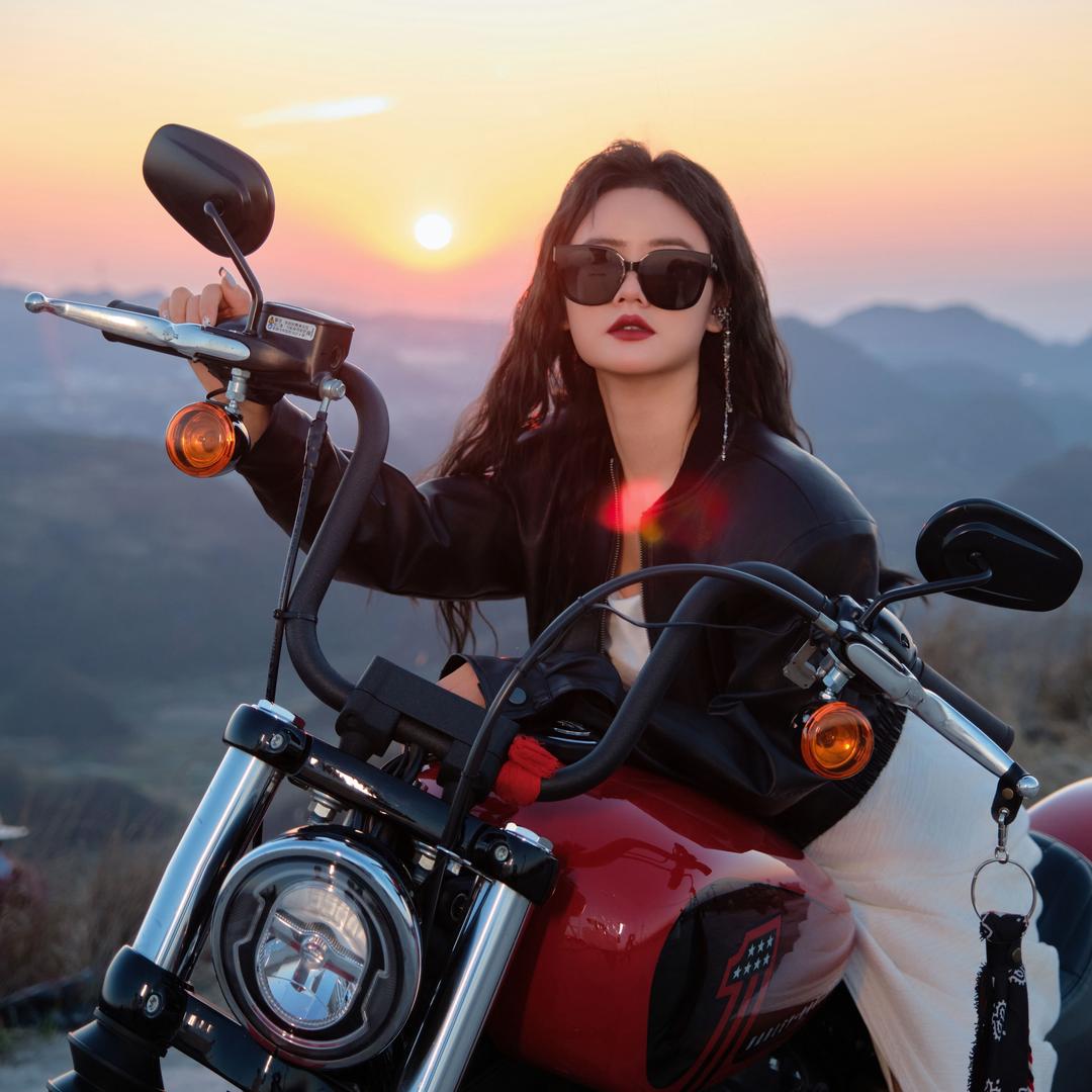 喝酸奶忘舔瓶盖