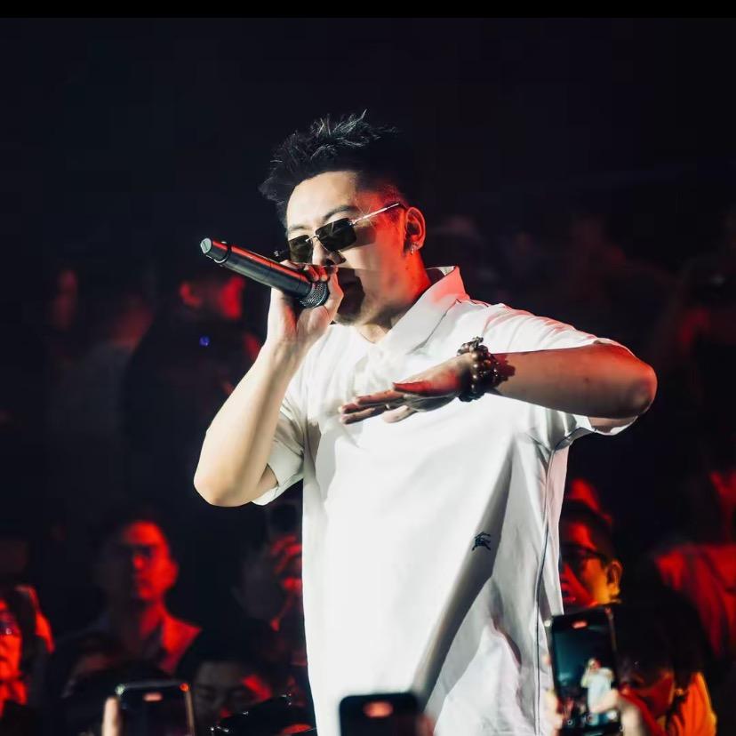 揽佬SKAI ISYOURGOD