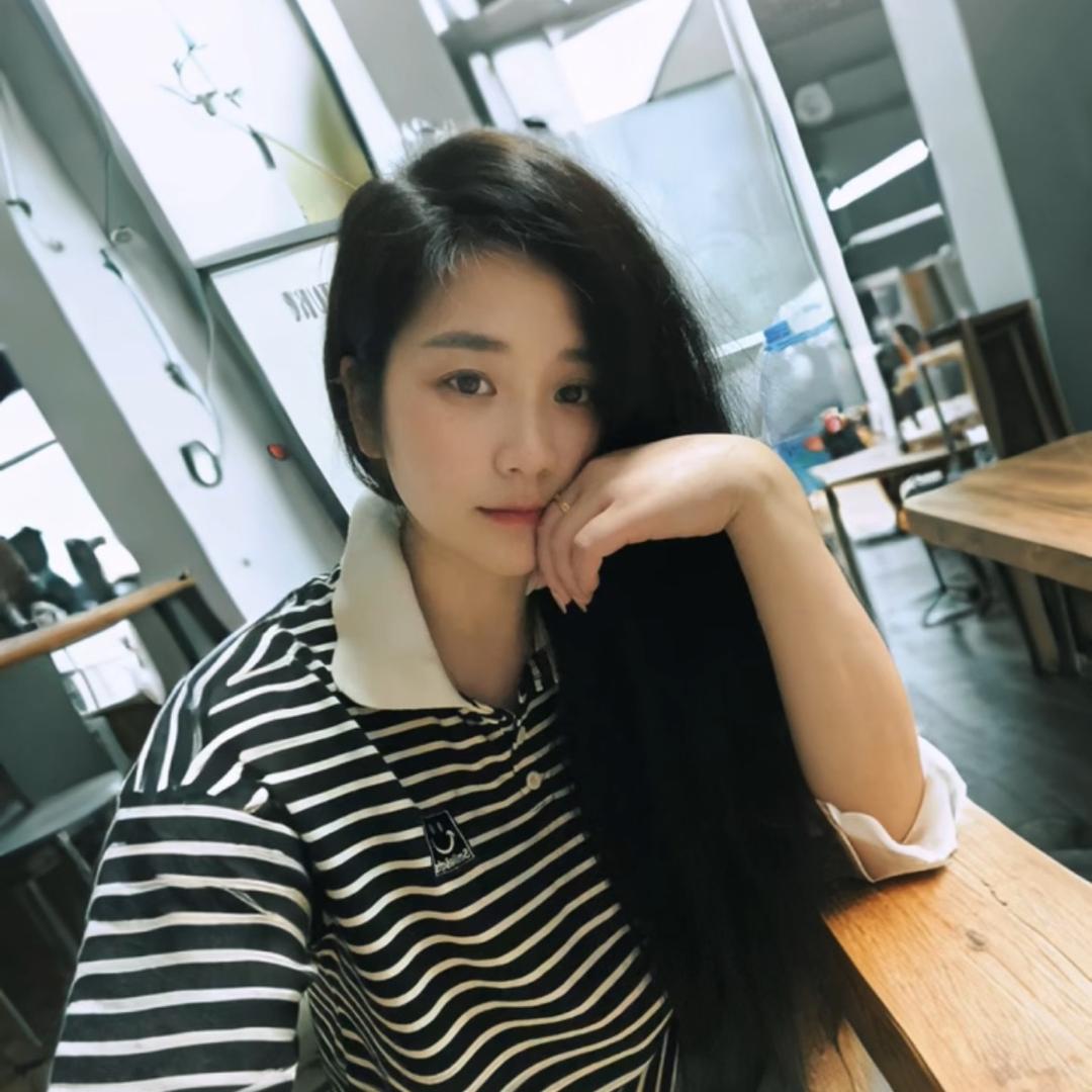 爱钓鱼的小艳子