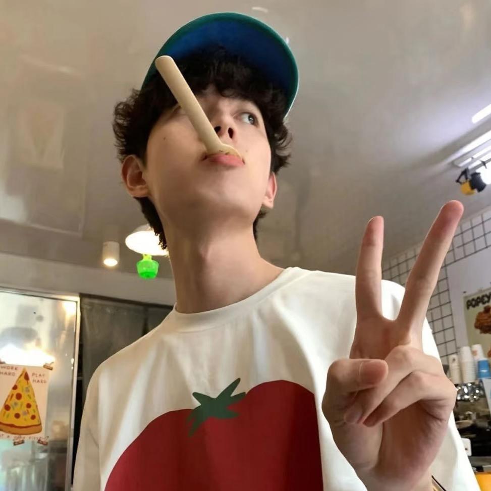 泪水模糊了视线