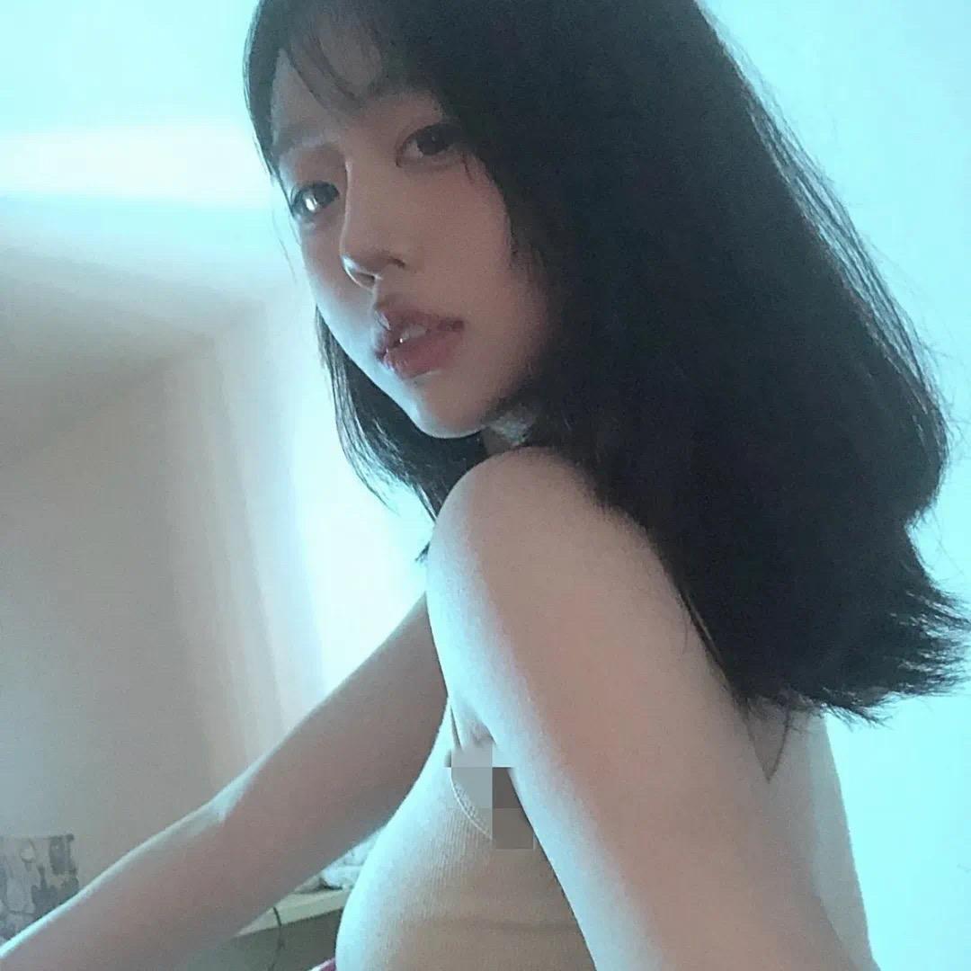 饫七