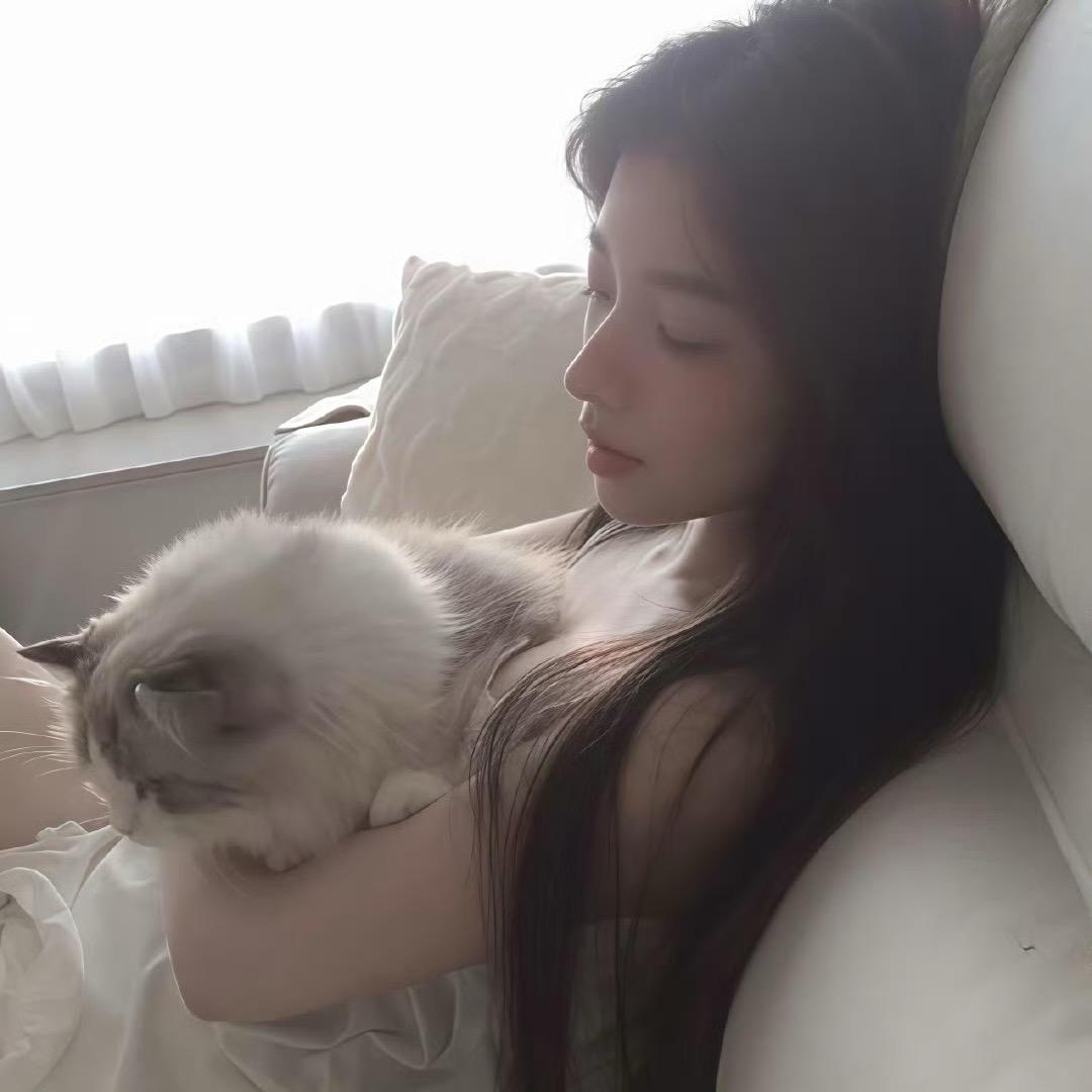 呦呦.