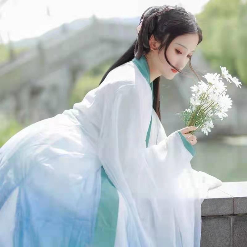 桐乡市乌镇云裳羽衣汉服摄影工作室