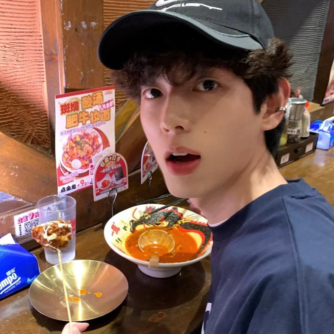 灰太狼吃汉堡🍔