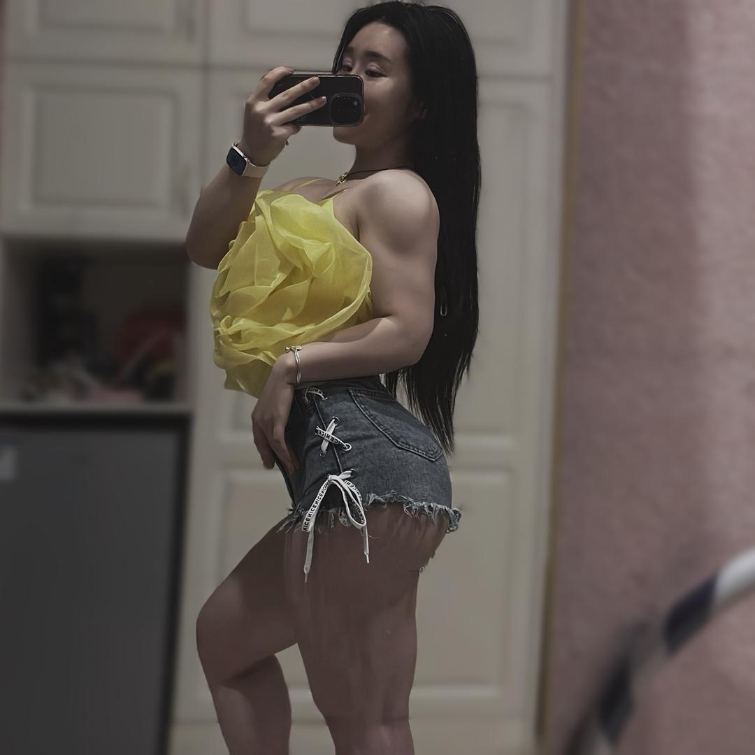 撸铁蜜桃🍑