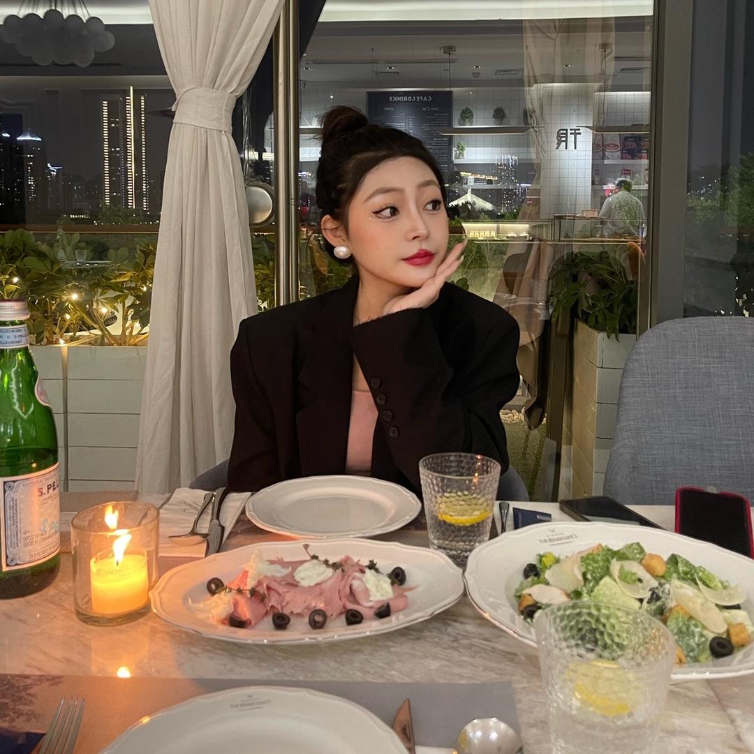 大嘴妹服饰工厂
