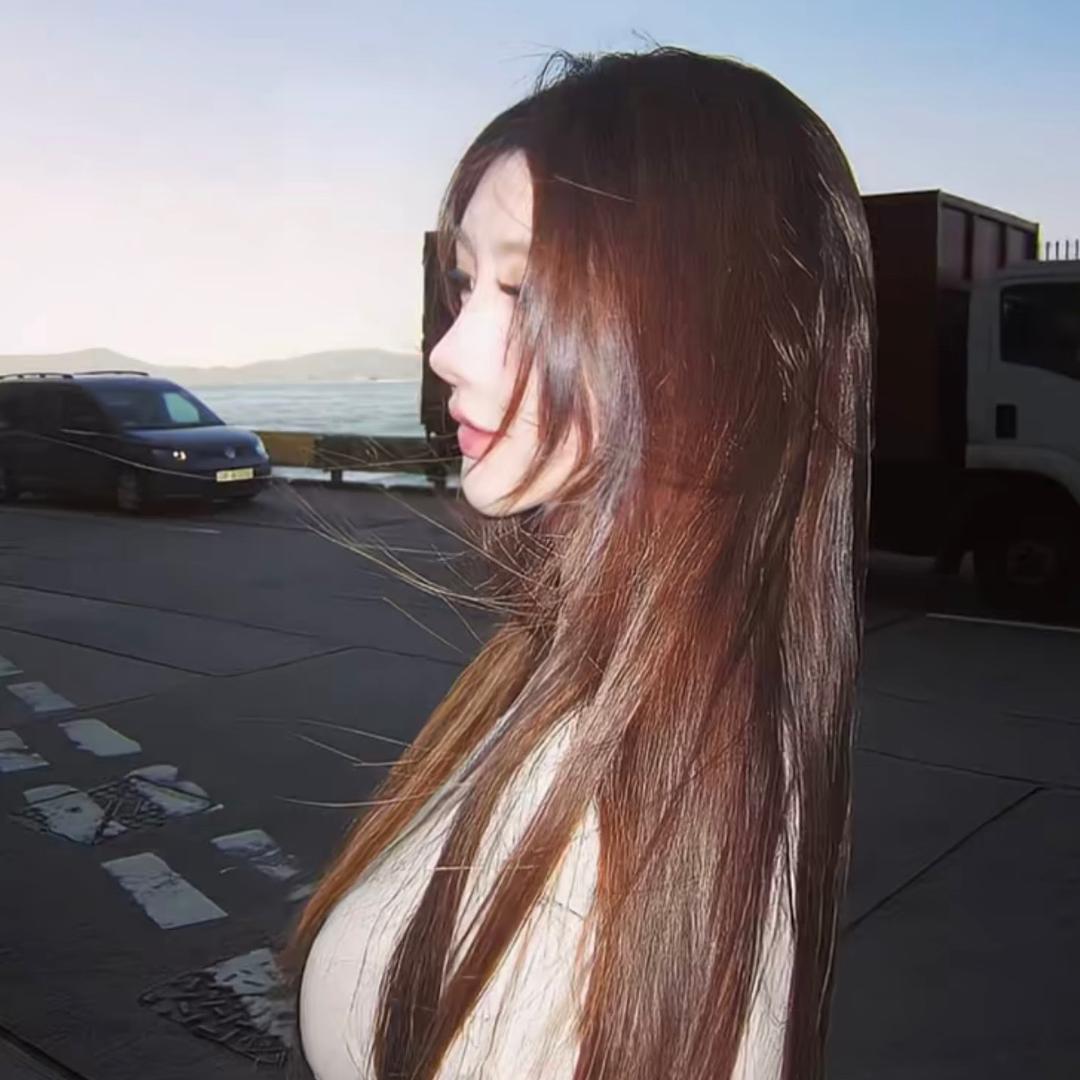 冷冰冰.