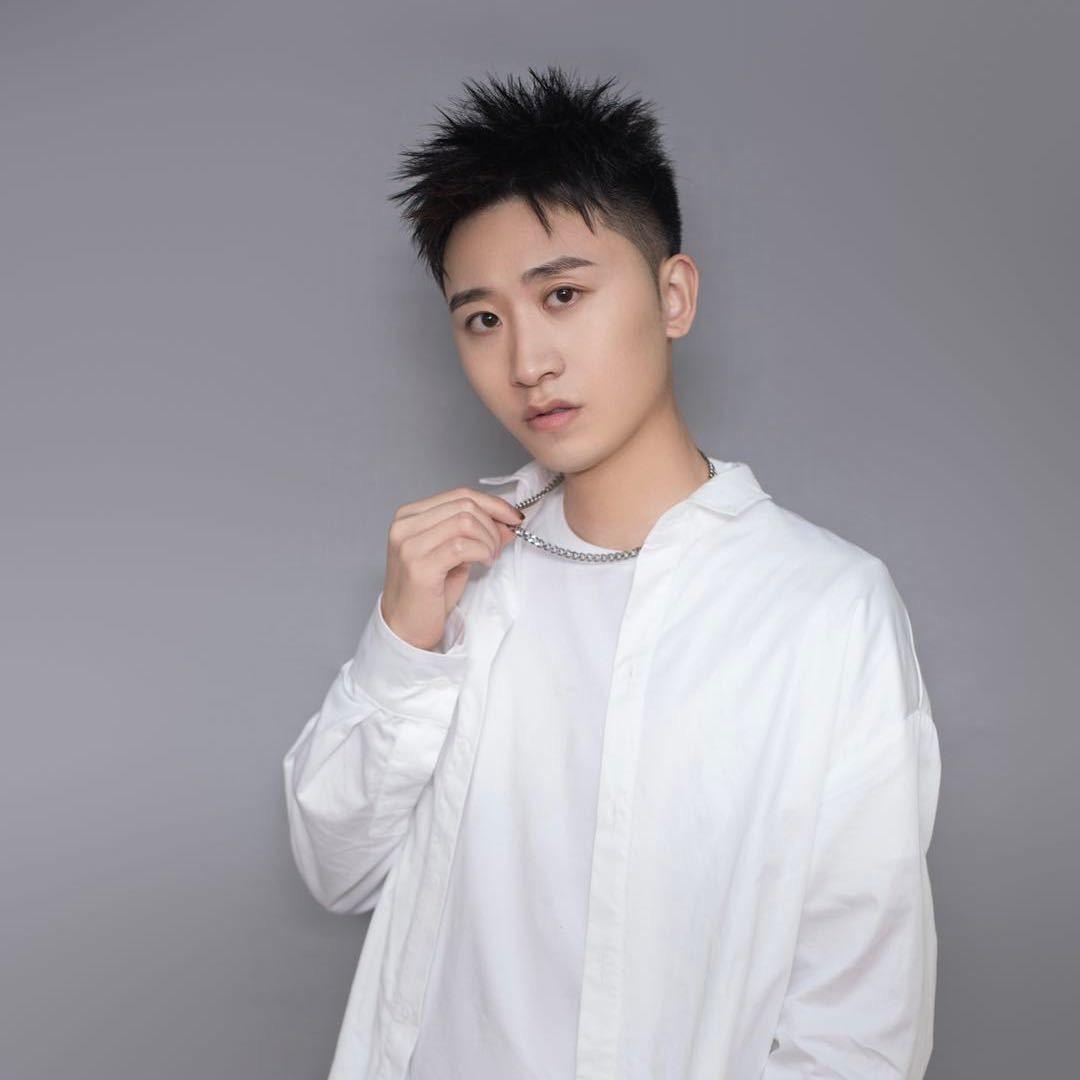 星格造型小严