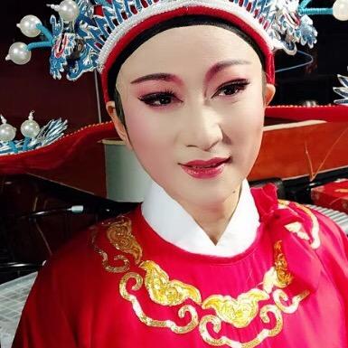 黄迪群
