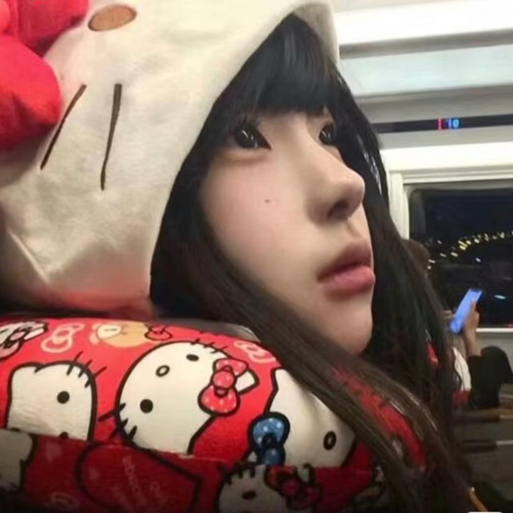 ᴴᵉˡˡᵒ失忆的小猫