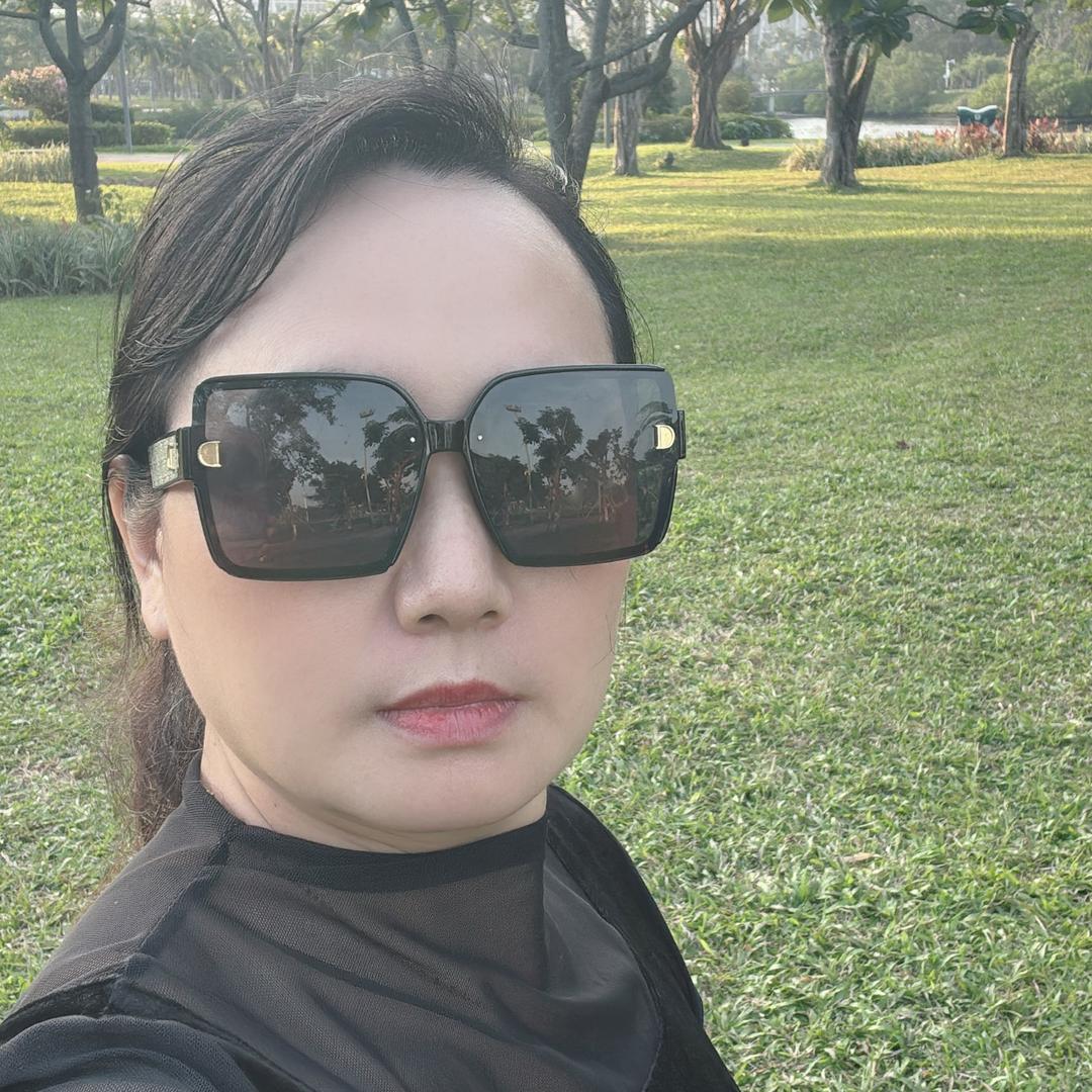 艳姐在海南吹海风