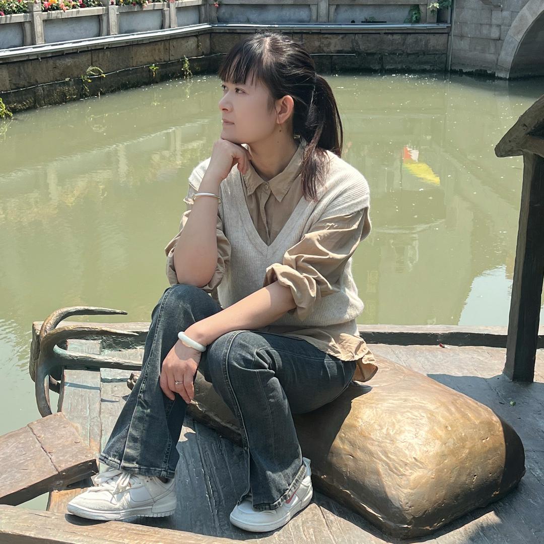 吕小娣海玥府看房