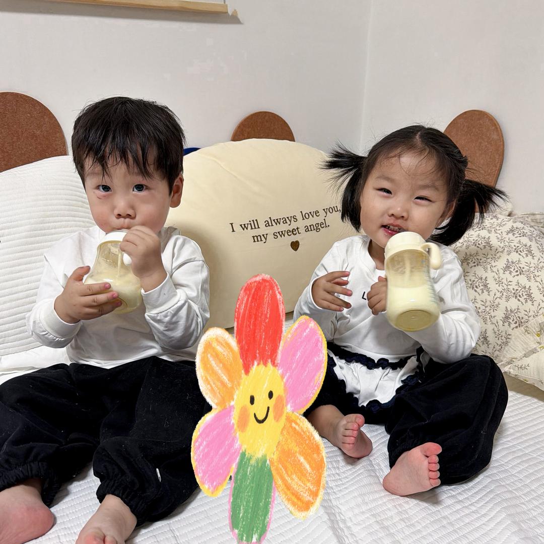 两只小崽(龙凤胎)☁️