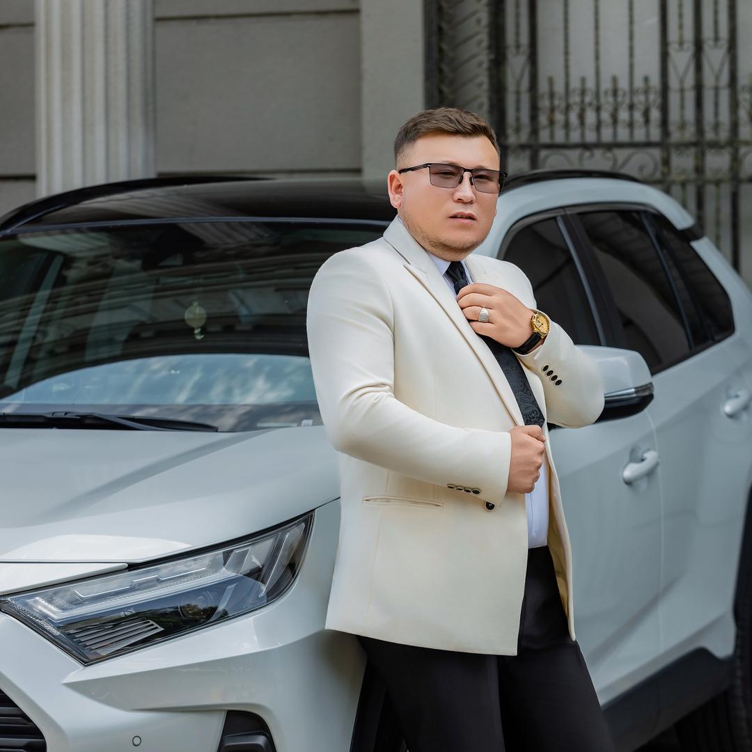 伊宁市二手车  阿先森