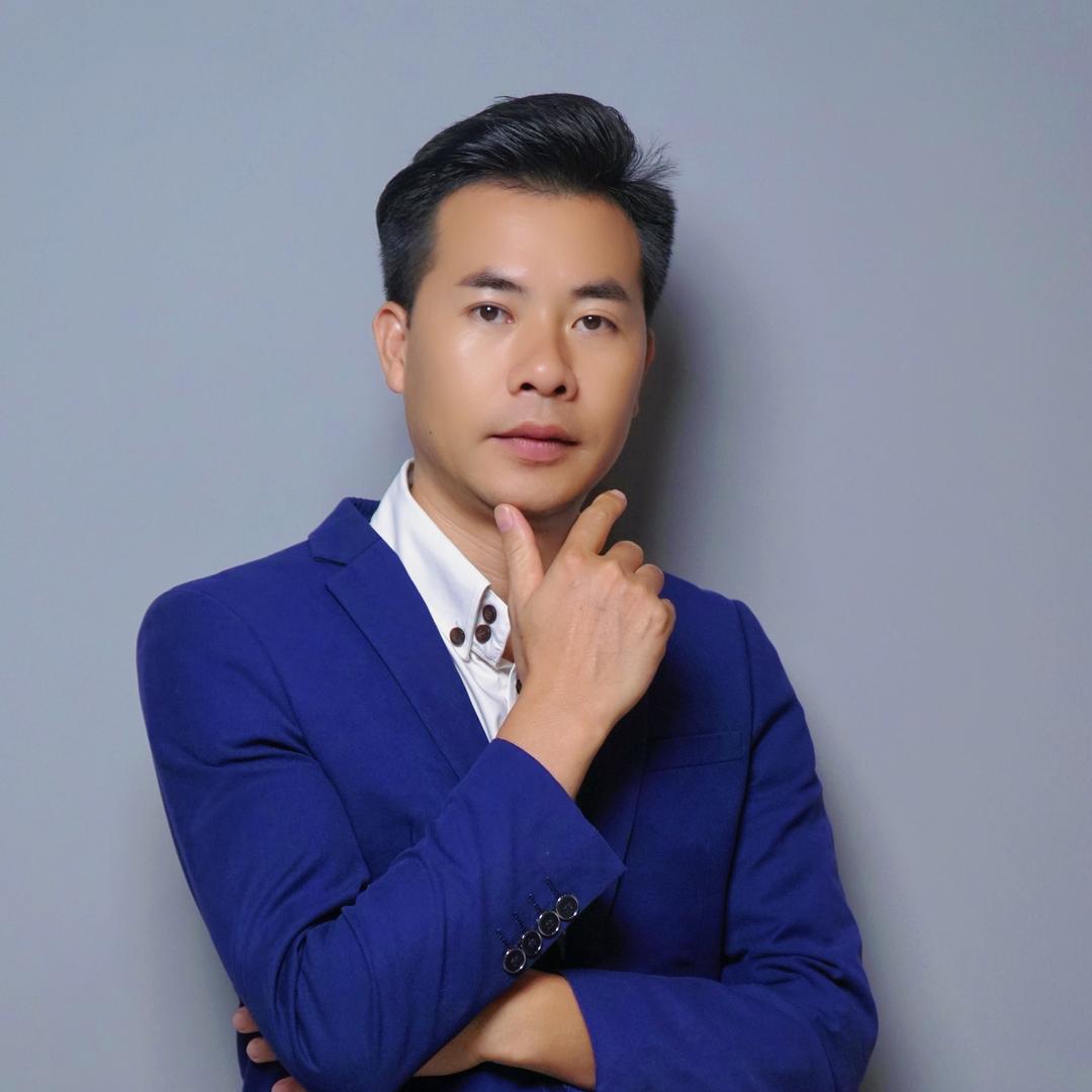 玉林徒手面雕-周少