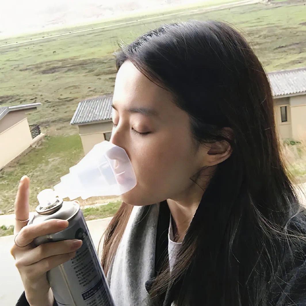 深情小妮头像