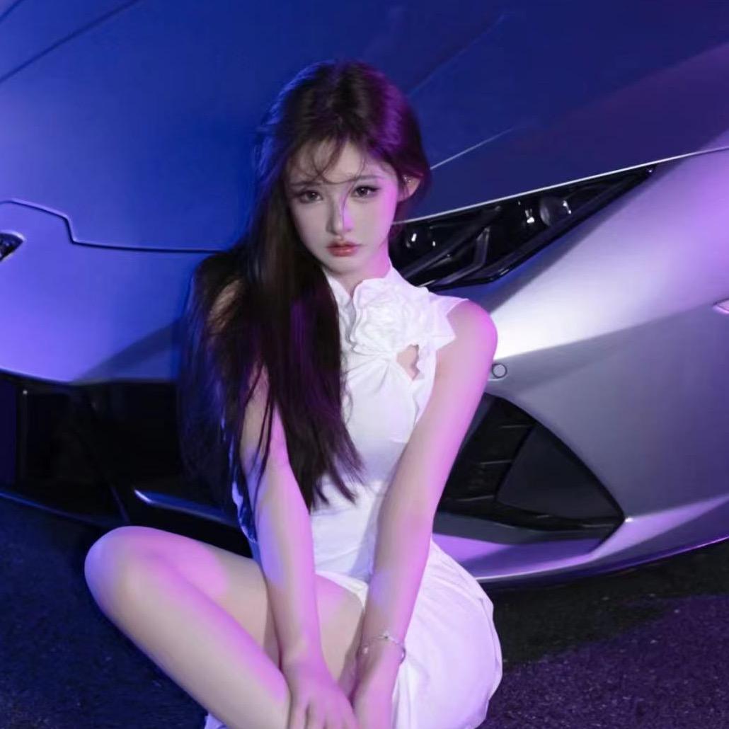 车模Emily