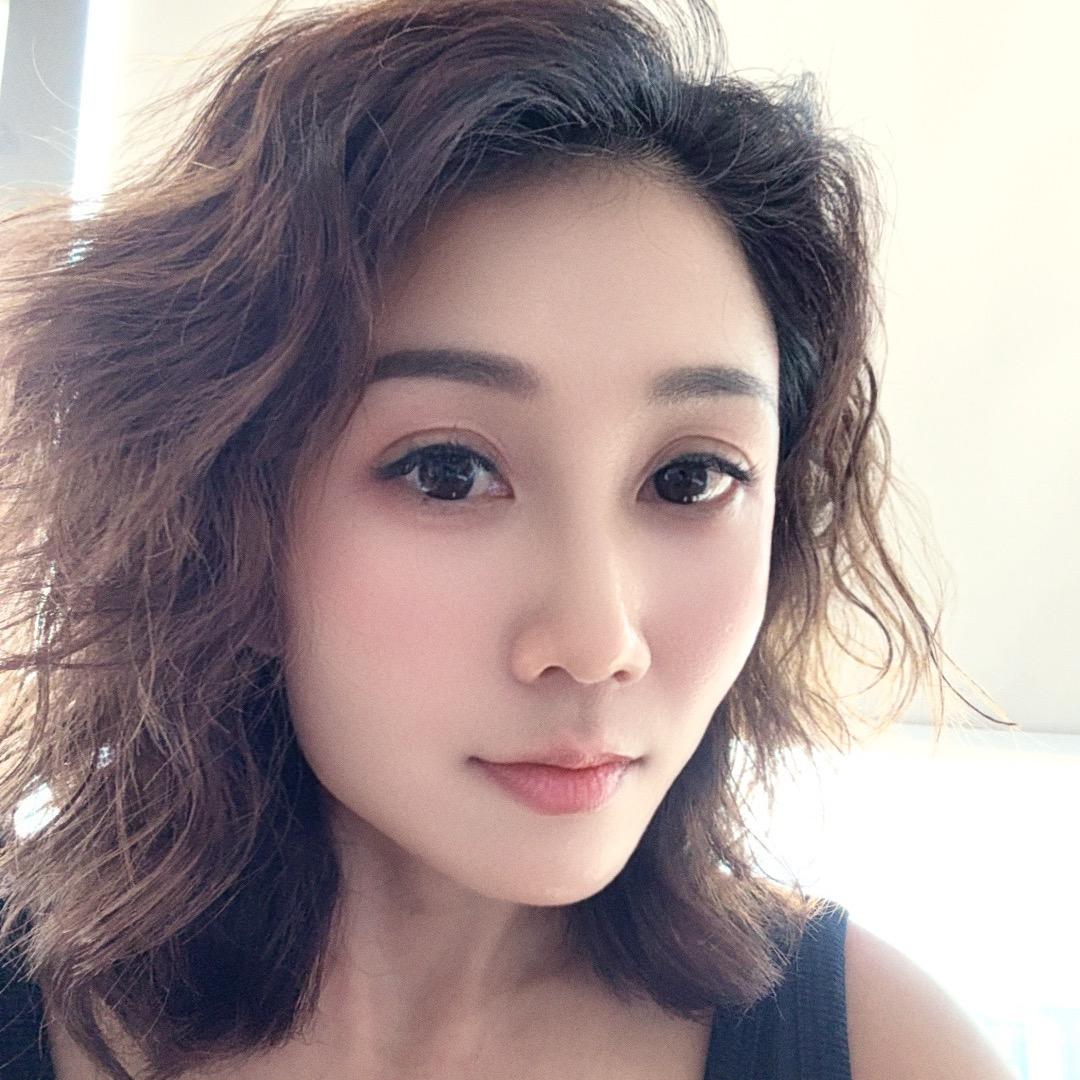 爱撸铁的大姐姐