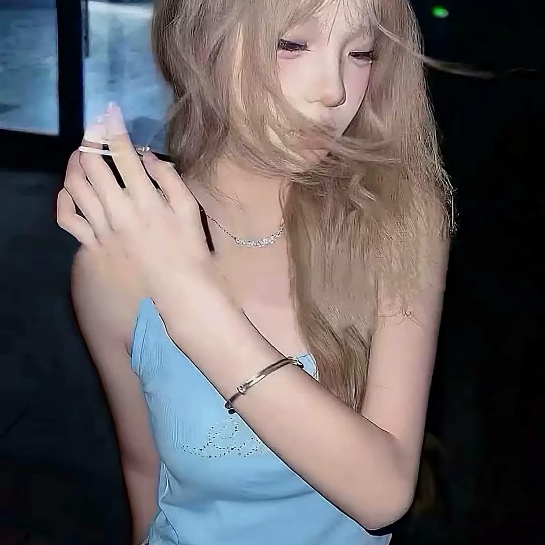 ¥