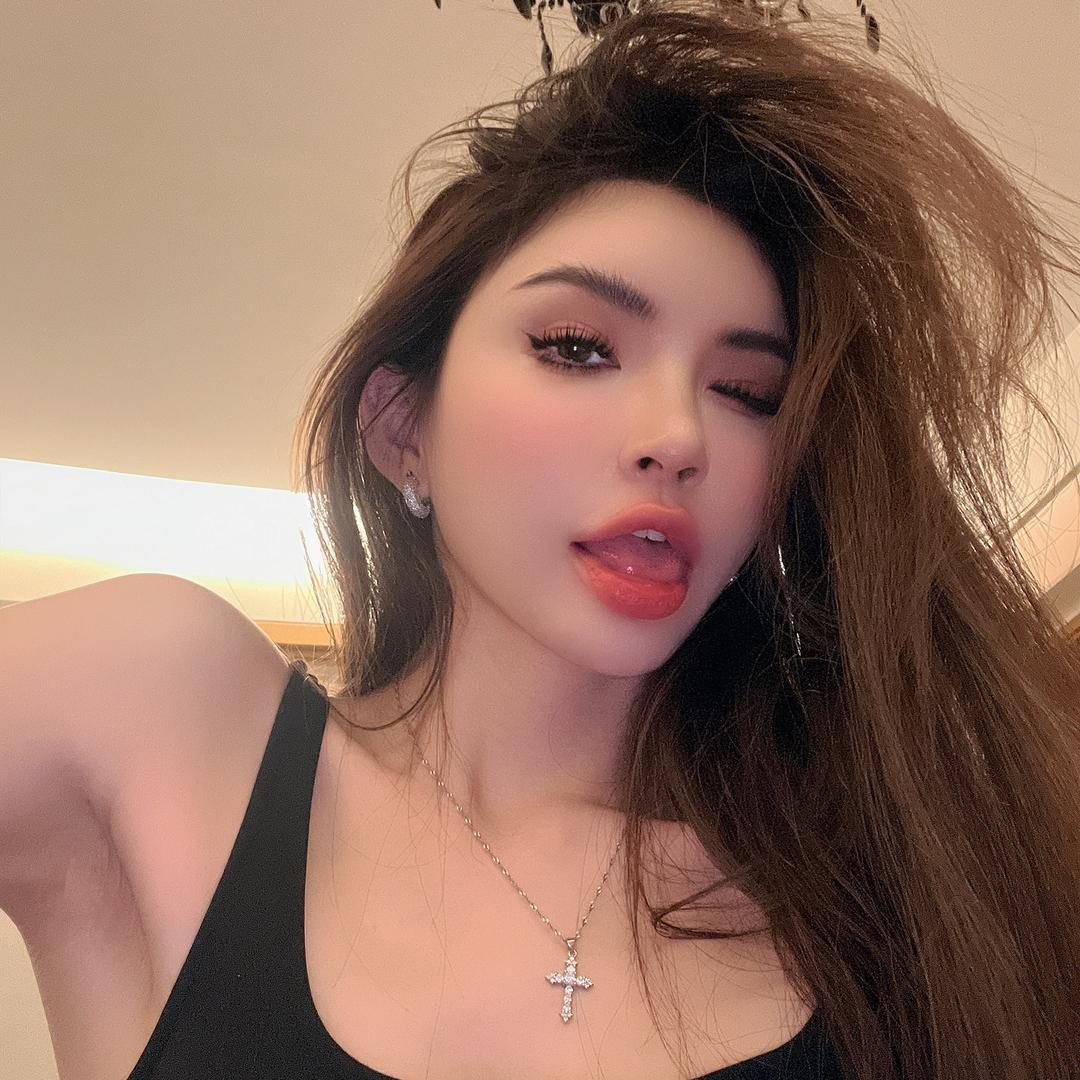 MIKI.