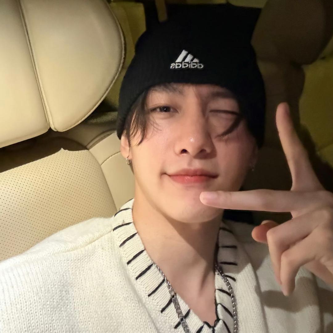 钞票好多张女士