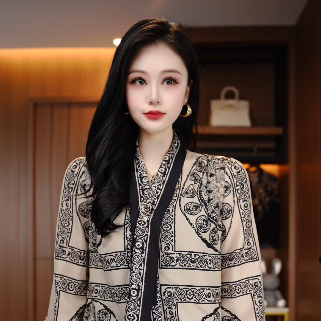 深圳风穗轻奢女装