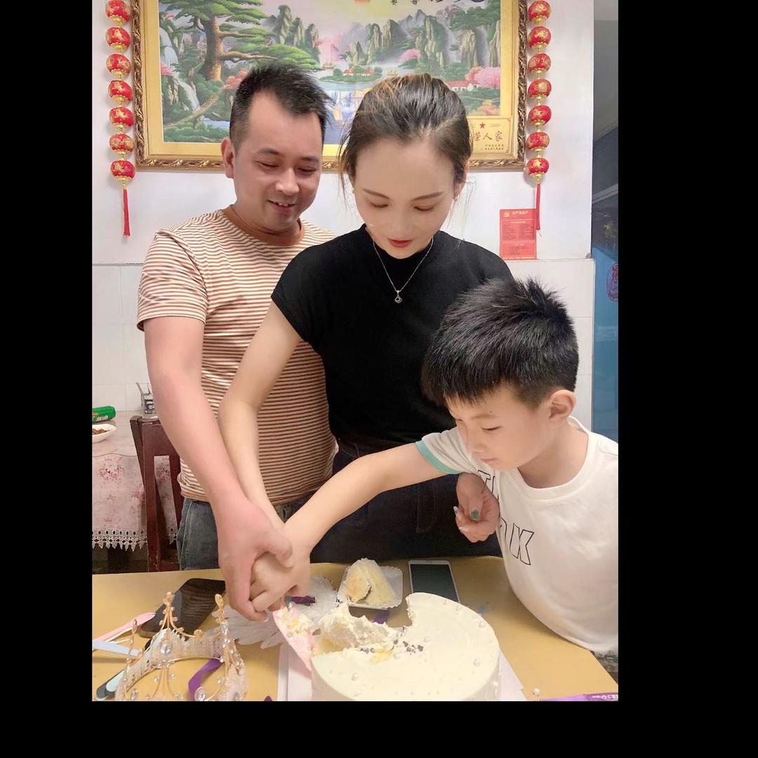 婷宝（丐歌大擂台招舞台人员）