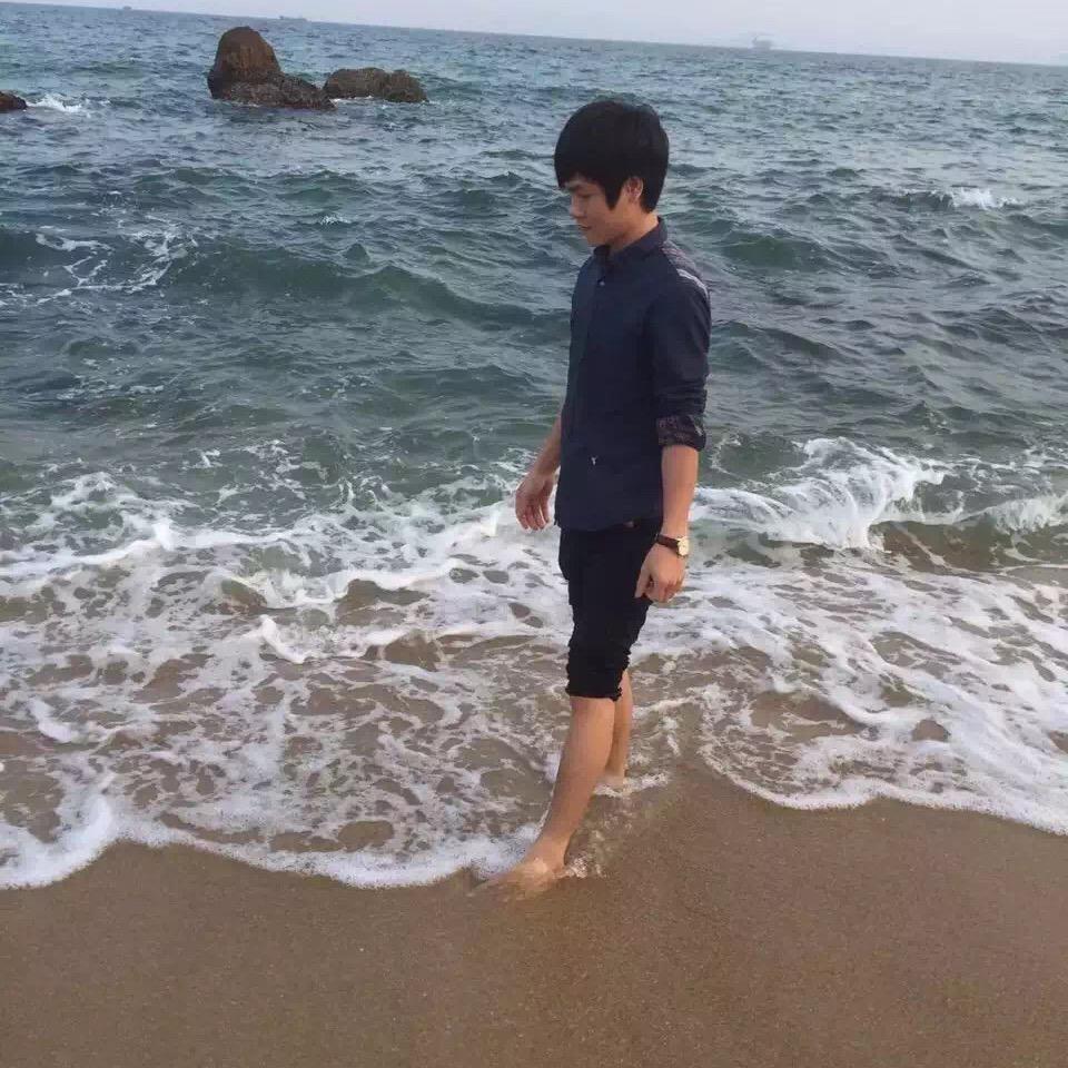 小龙（年轻有韦）