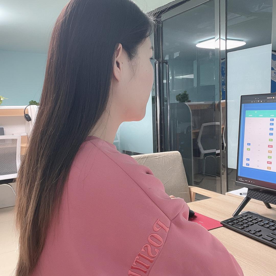 开AI智习室的小裴老师