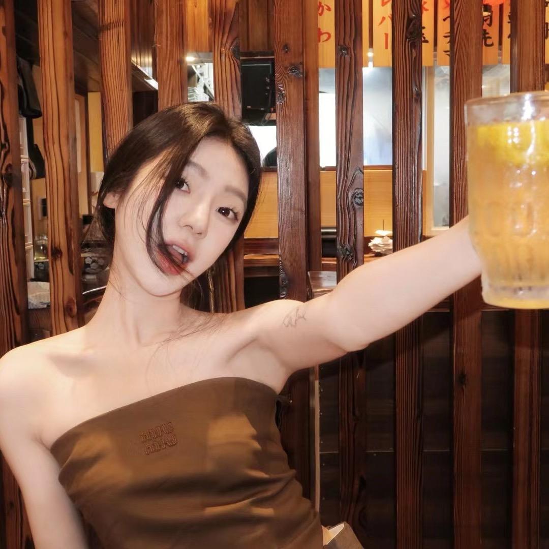 不甜的彤