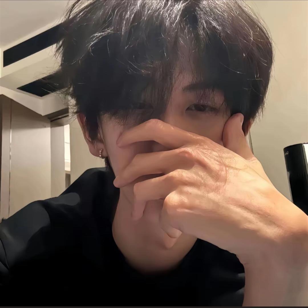 被4i姐姐拒绝后与男模犯错觉醒小双的雨夜