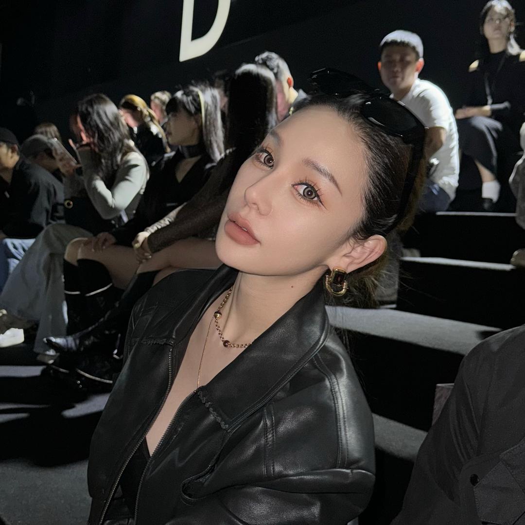 LAREINA李老板（穿搭版）