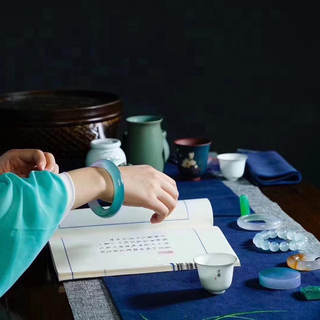 瑞丽市宸缘珠宝有限公司～