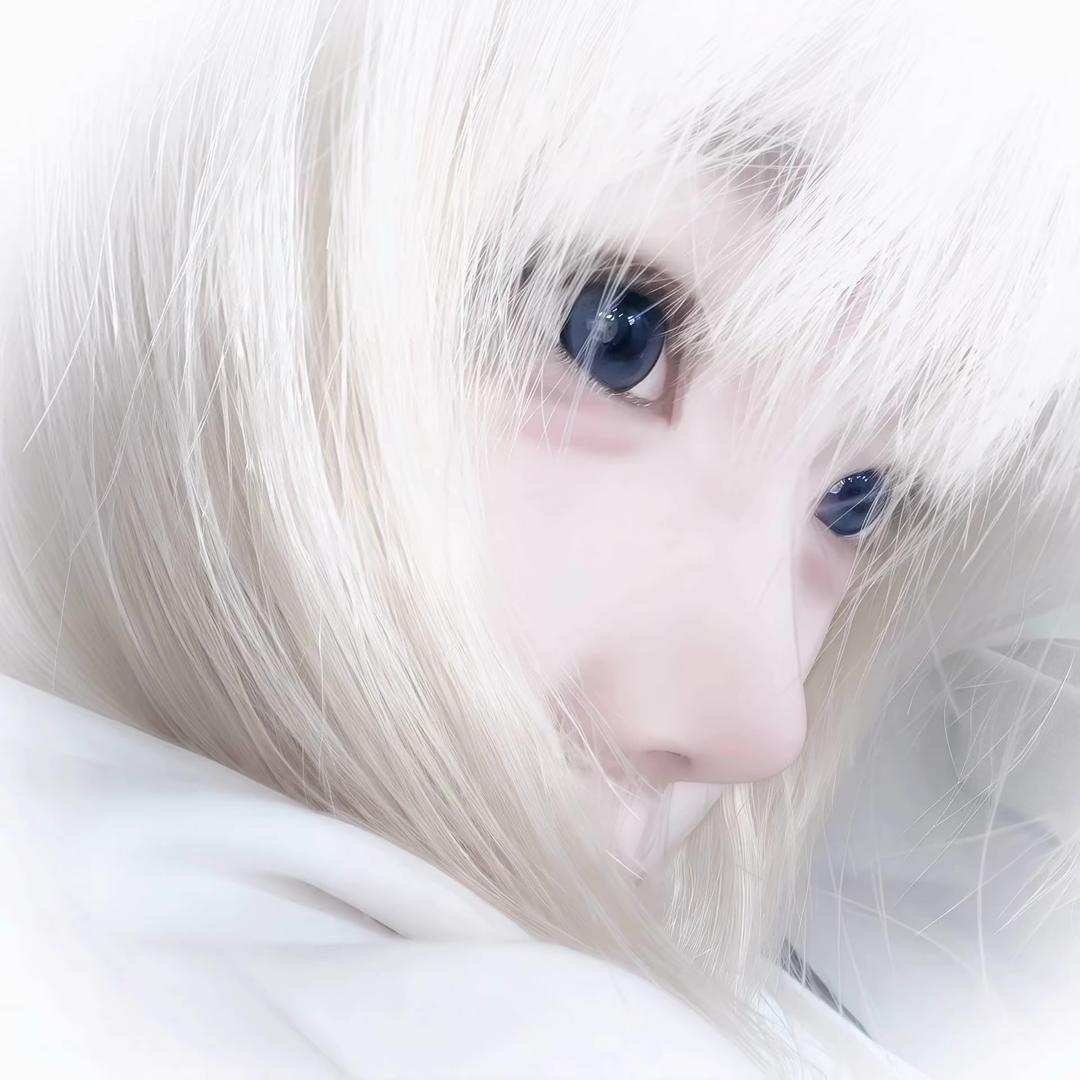 祁小妍.