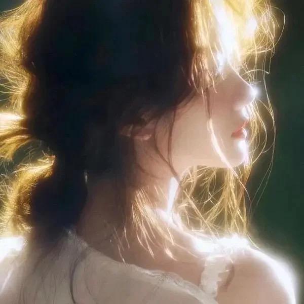 慌慌又张张👩🏻‍❤️‍💋‍👩🏻